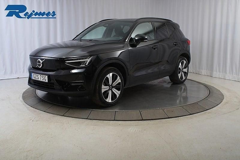 Svart Begagnad 2022 Volvo XC40 Core SUV | 329 900 kr - Bild 1/4