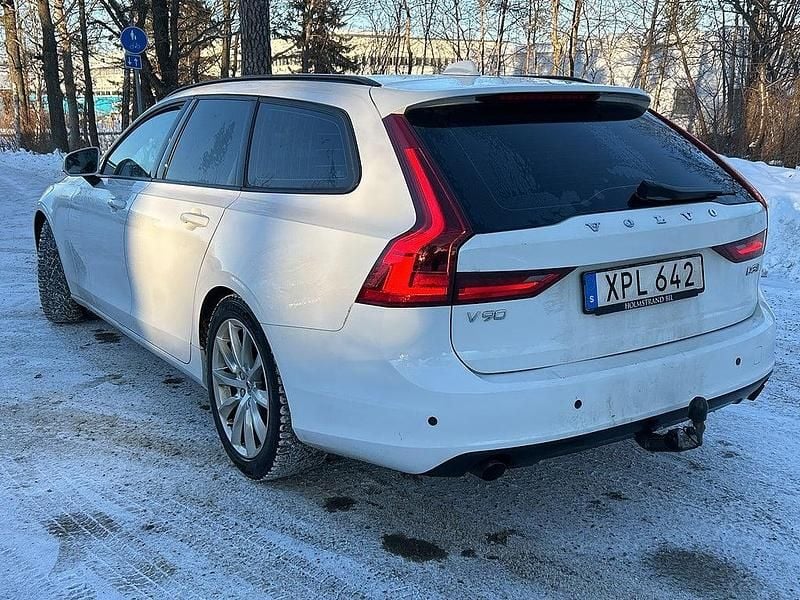Begagnad Volvo V90 Kinetic 204 HK (150 kW) 2018 Vit Kombi
