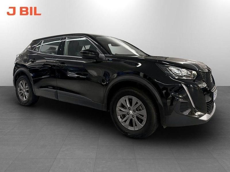 Begagnad Peugeot e-2008 Active 100 kW (136 HK) 2022 Svart SUV