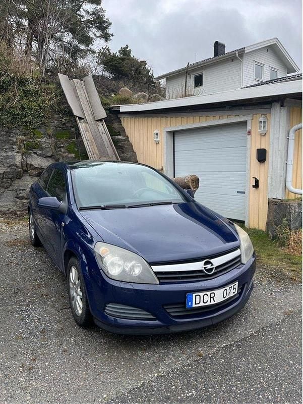 Blå Begagnad 2007 Opel Astra GTC Halvkombi | 29 000 kr - Bild 1/4