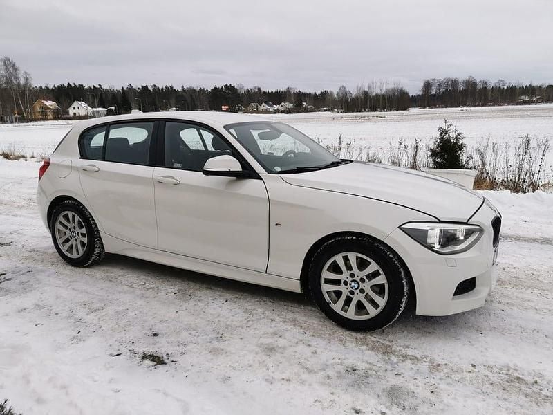 Begagnad BMW 116 M Sport 136 HK (100 kW) 2015 Vit Halvkombi