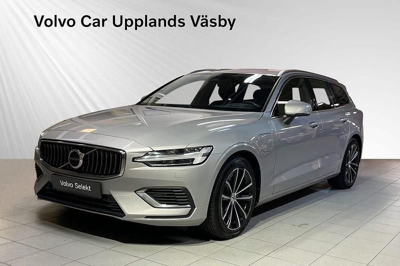 Silver Begagnad 2023 Volvo V60 Plus Kombi | 369 900 kr (Lite dyr) - Bild 1/3