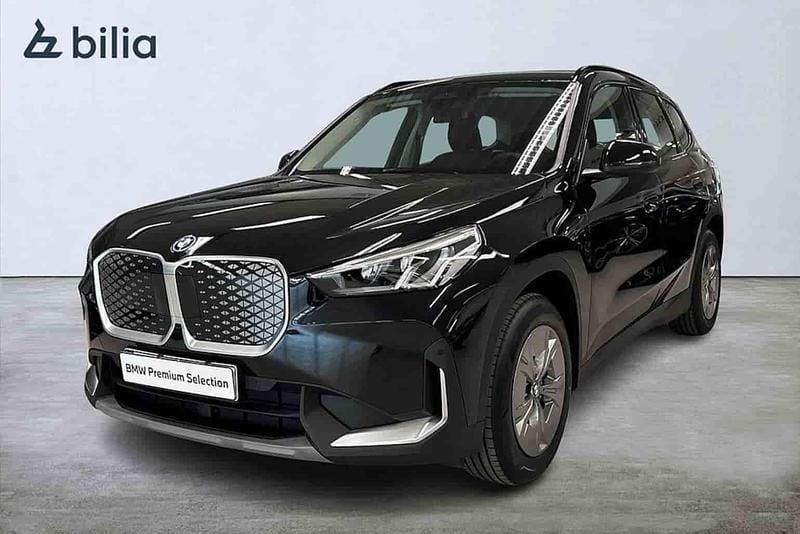 Svart Begagnad 2026 BMW iX1 SUV | 459 900 kr - Bild 1/1