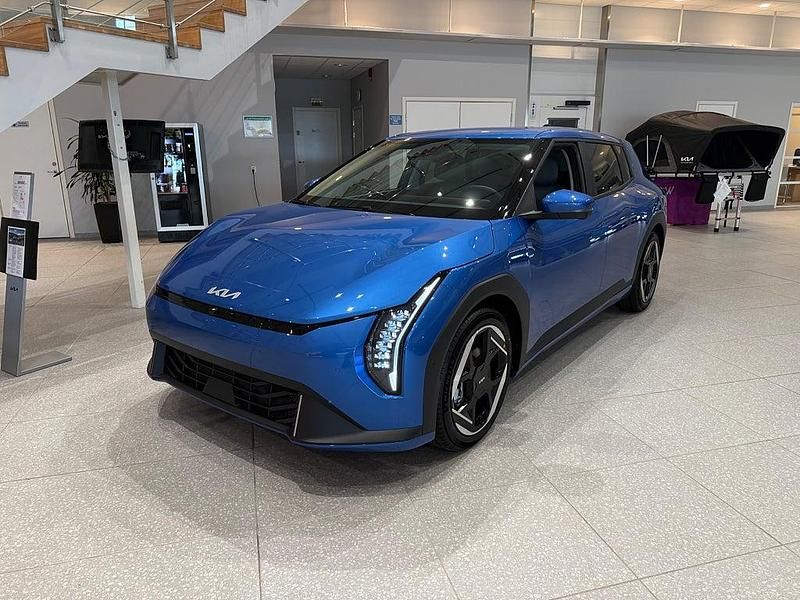 Blå Ny 2026 Kia EV4 Halvkombi | 495 523 kr - Bild 1/4