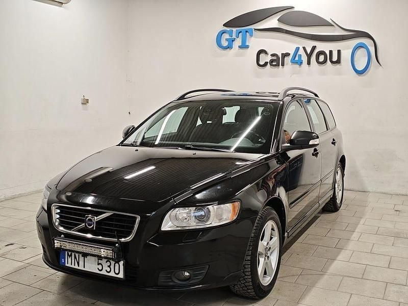 Begagnad Volvo V50 Momentum 180 HK (132 kW) 2009 Svart Kombi