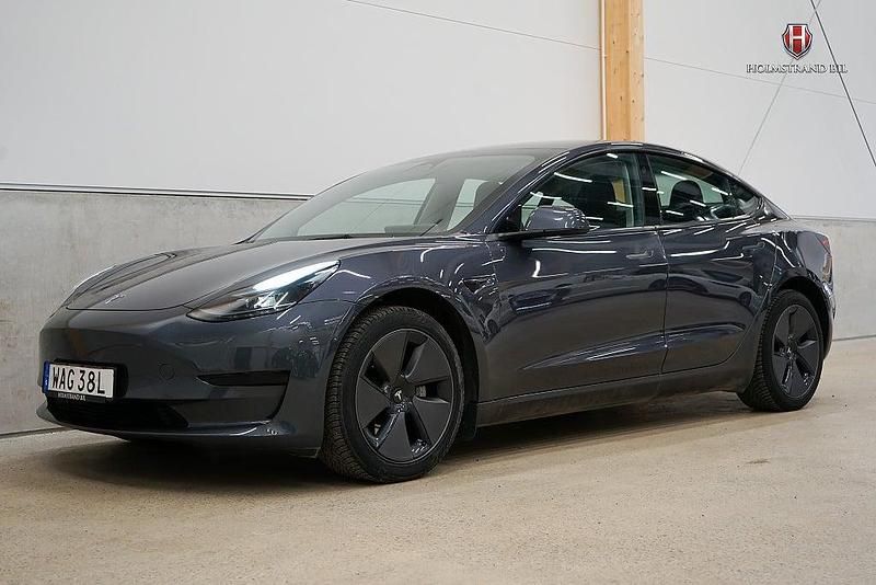 Begagnad Tesla Model 3 Standard Range 235 kW (320 HK) 2022 Grå Sedan
