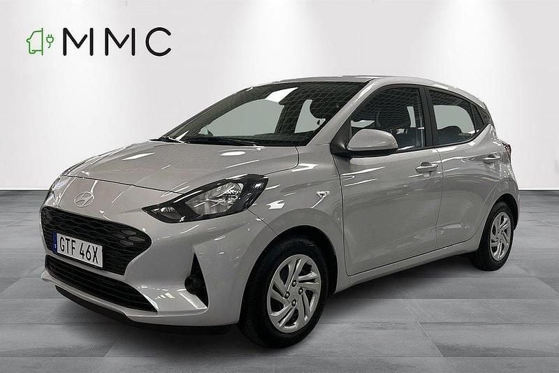 Grå (lumen silver) Begagnad 2024 Hyundai i10 Essential Halvkombi | 169 000 kr (Superpris) - Bild 1/4