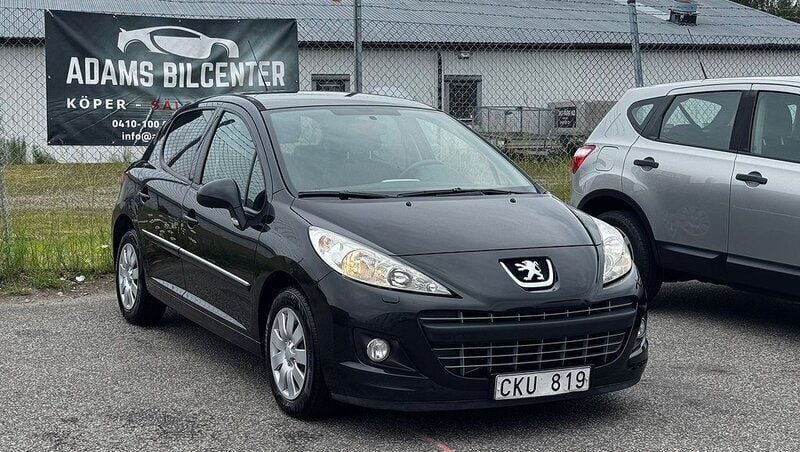 Svart Begagnad 2011 Peugeot 207 Halvkombi | 54 900 kr (Marknadspris) - Bild 1/2