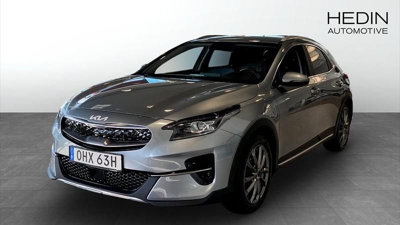 Grå (grey) Begagnad 2022 Kia XCeed Advance SUV | 249 900 kr (Marknadspris) - Bild 1/4
