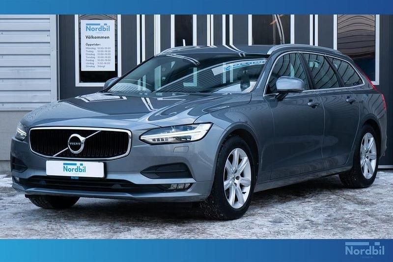 Grå Begagnad 2017 Volvo V90 Momentum Kombi | 204 800 kr (Bra pris) - Bild 1/4