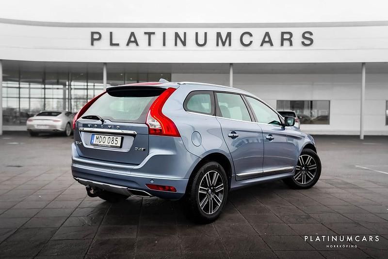 Begagnad Volvo XC60 Standard 190 HK (139 kW) 2016 Ljusblå SUV