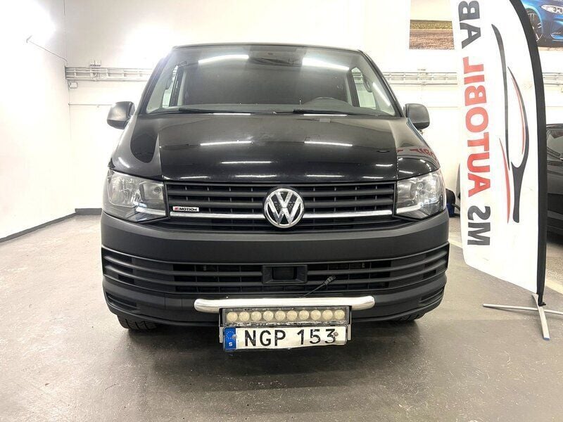 Svart Begagnad 2017 VW T6 Van | 169 000 kr (Superpris) - Bild 1/4