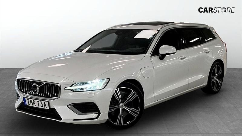Vit Begagnad 2021 Volvo V60 Inscription Kombi | 379 900 kr (Lite dyr) - Bild 1/4