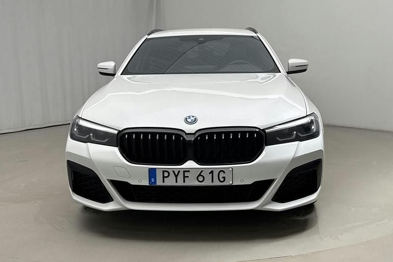 Begagnad BMW 530 M Sport 292 HK (214 kW) 2023 Vit Kombi