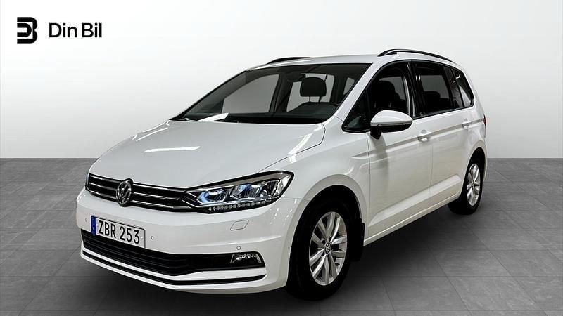 Begagnad VW Touran 110 HK (80 kW) 2017 Vit (pure white) Minibuss