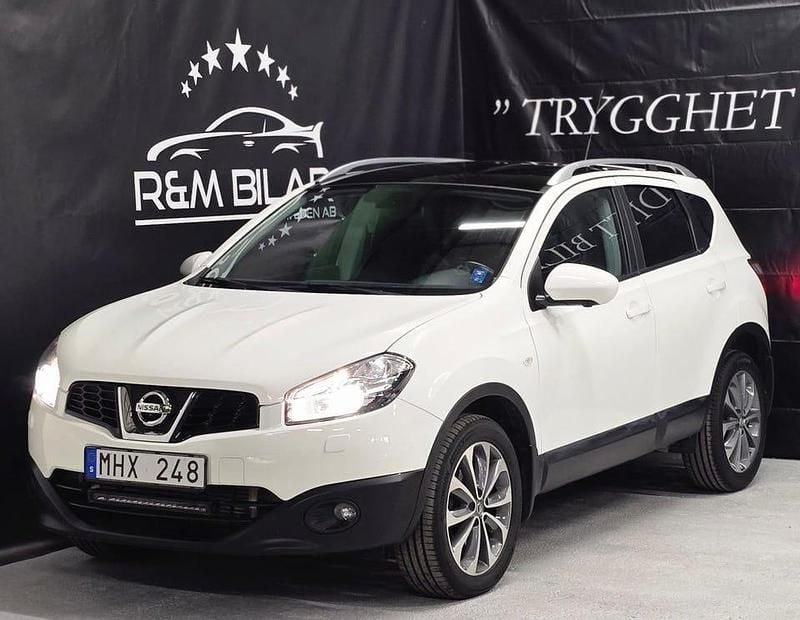 Vit Begagnad 2012 Nissan Qashqai 360º SUV | 119 800 kr (Marknadspris) - Bild 1/4