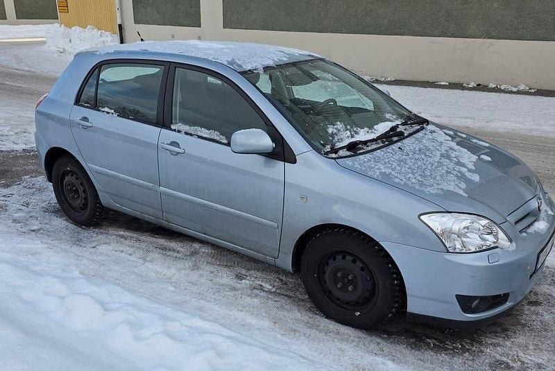 Begagnad 2005 Toyota Corolla | 45 000 kr (Marknadspris) - Bild 1/4