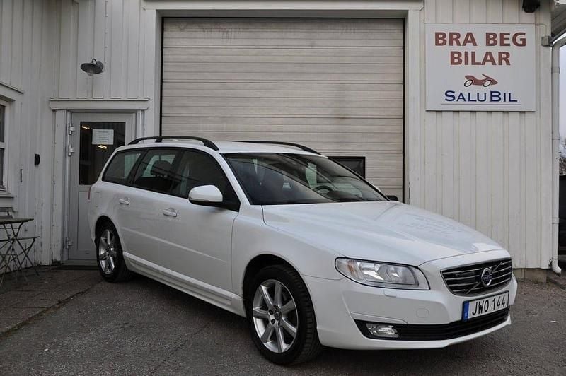Vit Begagnad 2016 Volvo V70 Standard Kombi | 129 000 kr (Bra pris) - Bild 1/4