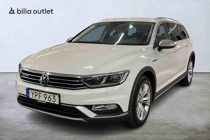 Vit Begagnad 2018 VW Passat Alltrack Kombi | 204 900 kr (Marknadspris) - Bild 1/1
