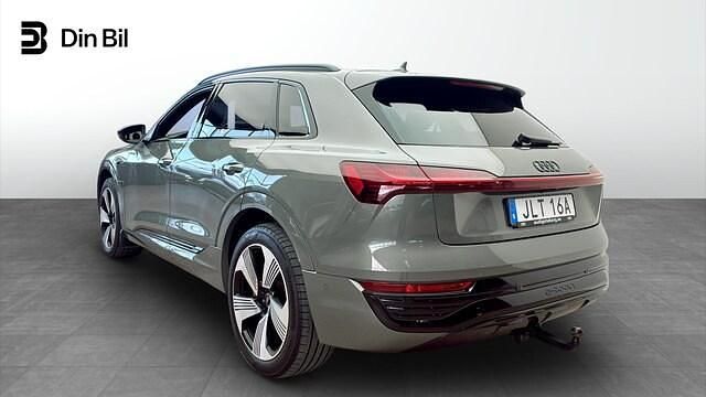 Begagnad Audi Q8 e-tron Proline 304 kW (414 HK) 2023 Chronosgrå metallic SUV
