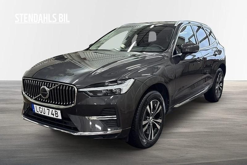 Begagnad Volvo XC60 Core 355 HK (261 kW) 2023 Grå SUV
