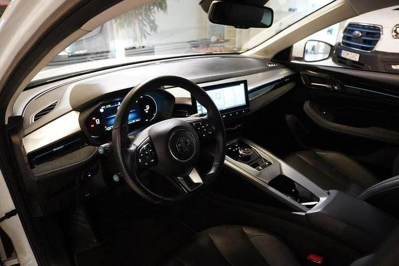 Begagnad MG MG5 EV Luxury 114 kW (156 HK) 2022 Vit Kombi