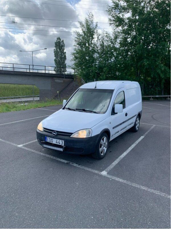 Vit Begagnad 2007 Opel Combo Minibuss | 21 000 kr (Marknadspris) - Bild 1/4