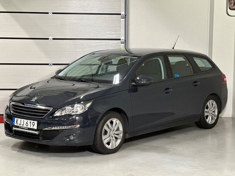Mörkgrå Begagnad 2016 Peugeot 308 Active Kombi | 104 900 kr (Marknadspris) - Bild 1/4