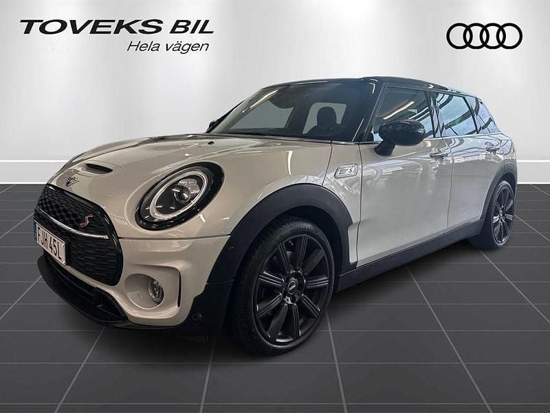 Silver Begagnad 2021 Mini Cooper S Clubman Kombi | 259 000 kr (Marknadspris) - Bild 1/4