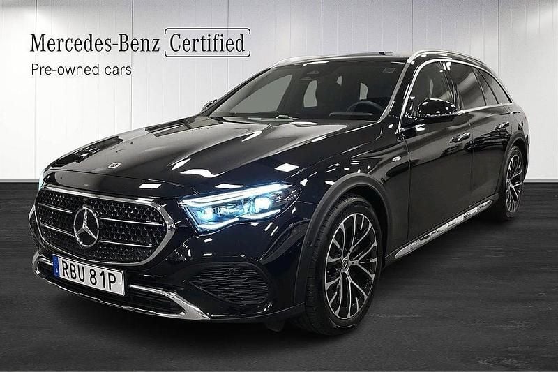 Svart Begagnad 2025 Mercedes E300 Kombi | 729 000 kr (Marknadspris) - Bild 1/4