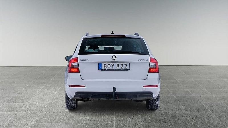 Begagnad Skoda Octavia 112 HK (82 kW) 2016 Vit Kombi