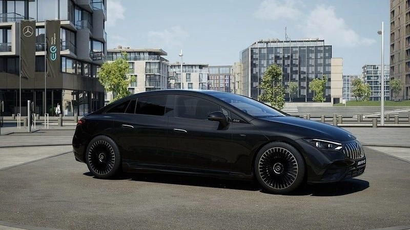 Svart Begagnad 2024 Mercedes EQE AMG 53 AMG Sedan | 1 221 750 kr - Bild 1/4