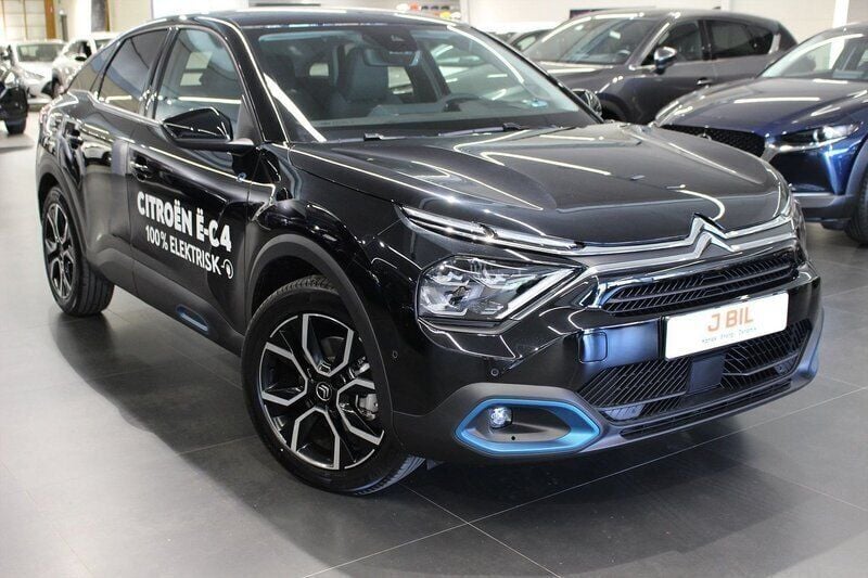 Begagnad Citroën e-C4 Shine 114 kW (156 HK) 2023 Svart SUV