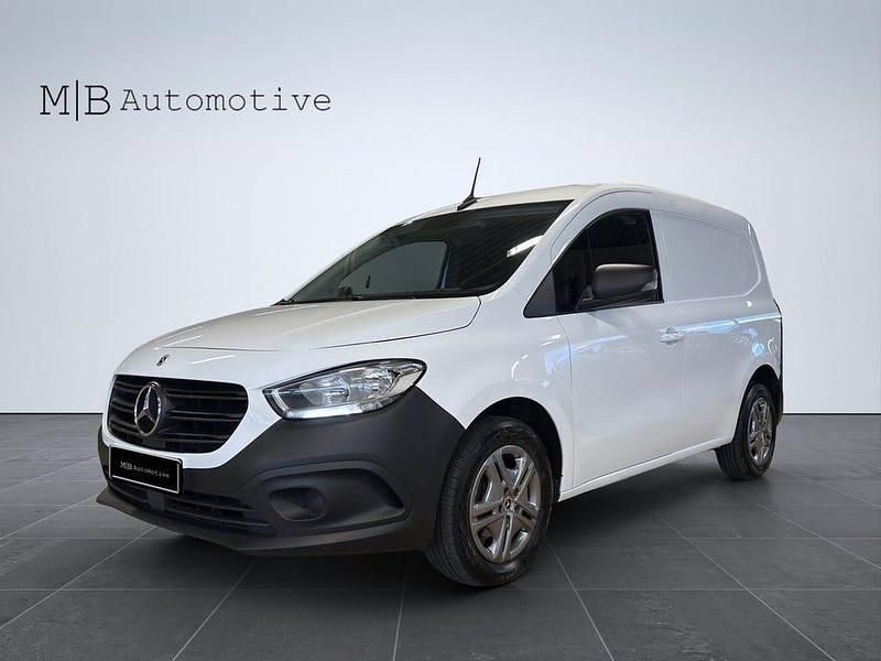 Vit Begagnad 2023 Mercedes Citan 110 Van | 189 900 kr (Bra pris) - Bild 1/4