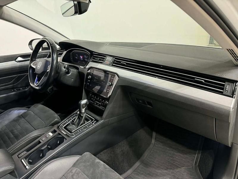 Begagnad VW Passat GTE 218 HK (160 kW) 2020 Vit Kombi