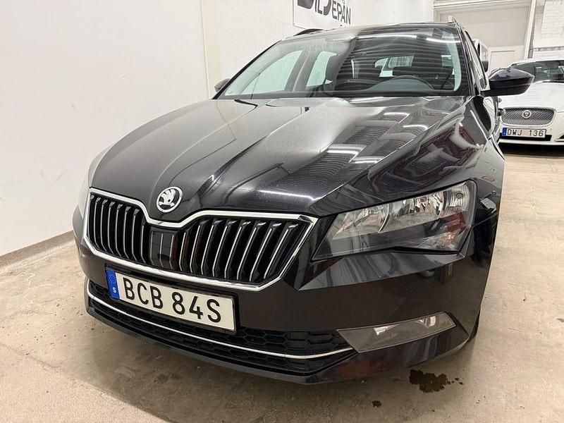 Begagnad Skoda Superb 150 HK (110 kW) 2019 Svart Kombi