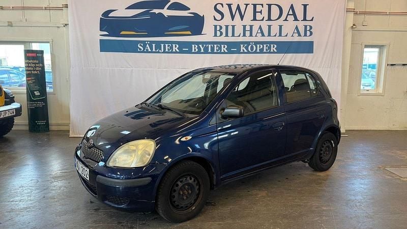 Blå Begagnad 2005 Toyota Yaris Halvkombi | 17 800 kr (Bra pris) - Bild 1/4