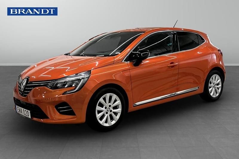 Orange Begagnad 2023 Renault Clio V Intens Halvkombi | 179 900 kr (Marknadspris) - Bild 1/4
