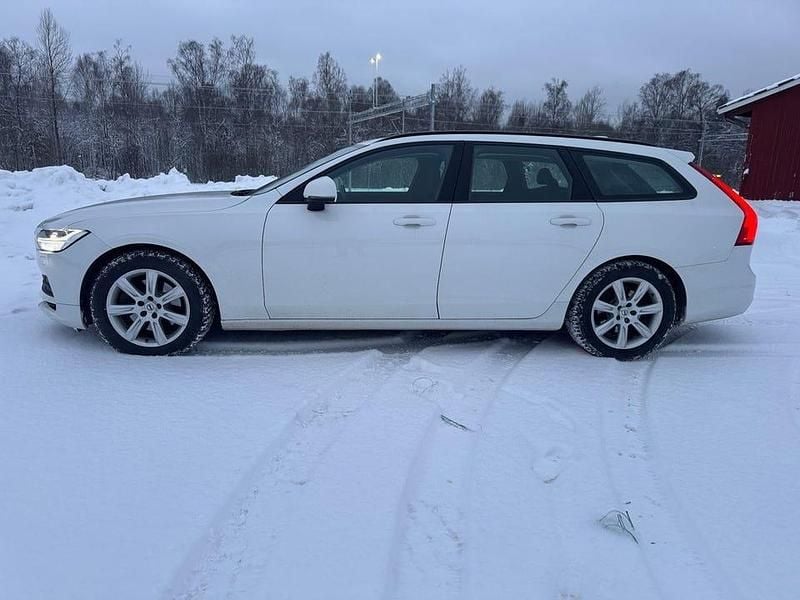 Vit Begagnad 2016 Volvo V90 Kinetic Kombi | 155 000 kr (Marknadspris) - Bild 1/4