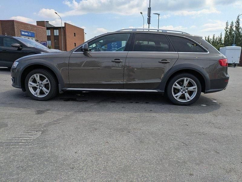 Grå Begagnad 2013 Audi A4 Allroad Comfort Kombi | 120 000 kr (Bra pris) - Bild 1/4