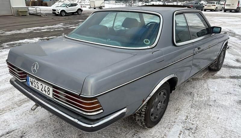 Begagnad Mercedes 300 80 HK (58 kW) 1979