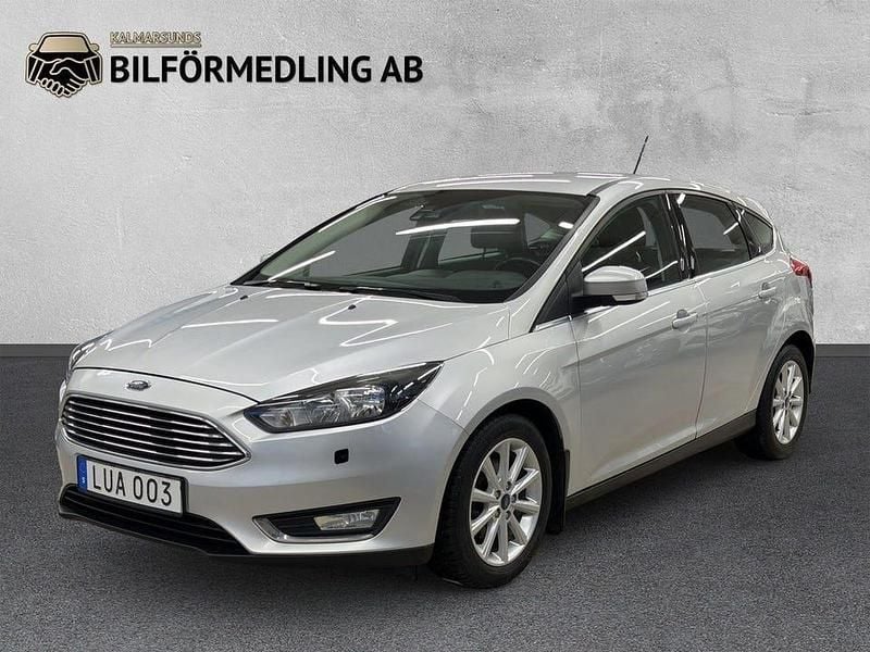 Begagnad Ford Focus Titanium 101 HK (74 kW) 2015 Grå Halvkombi