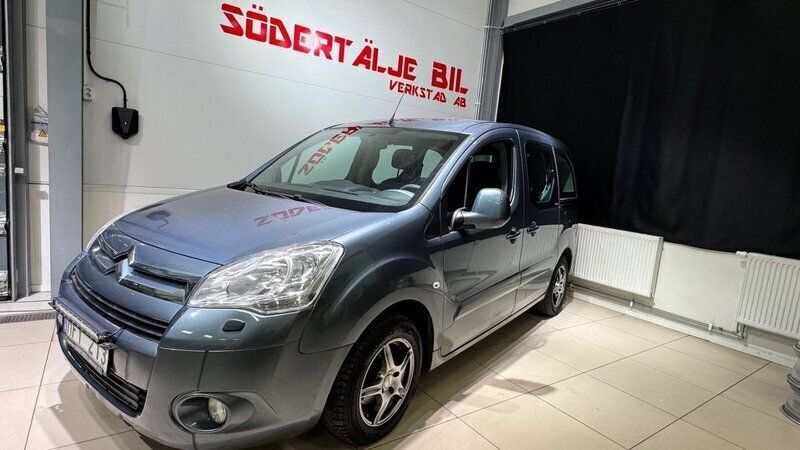 Mörkgrå Begagnad 2011 Citroën Berlingo Minibuss | 99 900 kr (Dyr) - Bild 1/4