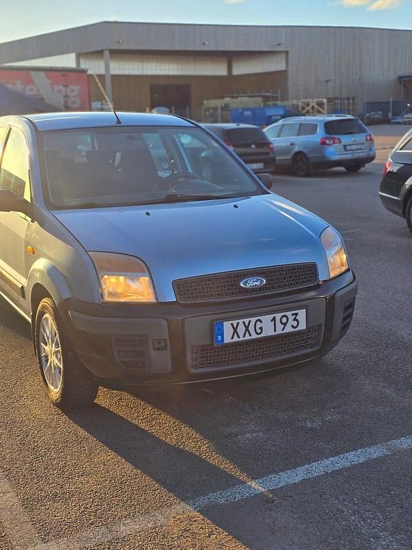 Begagnad 2006 Ford Fusion | 32 000 kr (Marknadspris) - Bild 1/4