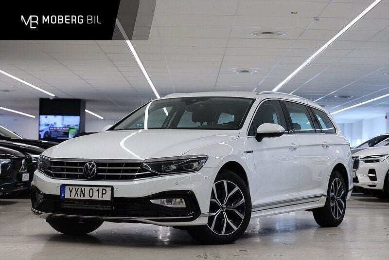 Vit Begagnad 2021 VW Passat R-line Kombi | 279 900 kr (Marknadspris) - Bild 1/3