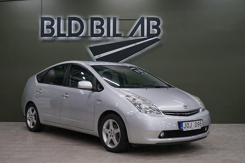Silver Begagnad 2008 Toyota Prius Halvkombi | 79 900 kr (Lite dyr) - Bild 1/4