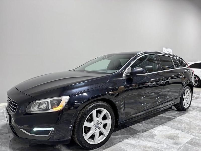 Begagnad Volvo V60 Summum 181 HK (133 kW) 2014 Svart Kombi