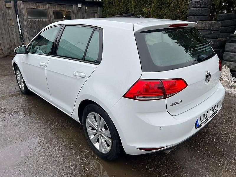 Begagnad VW Golf VII 125 HK (91 kW) 2015 Vit Halvkombi