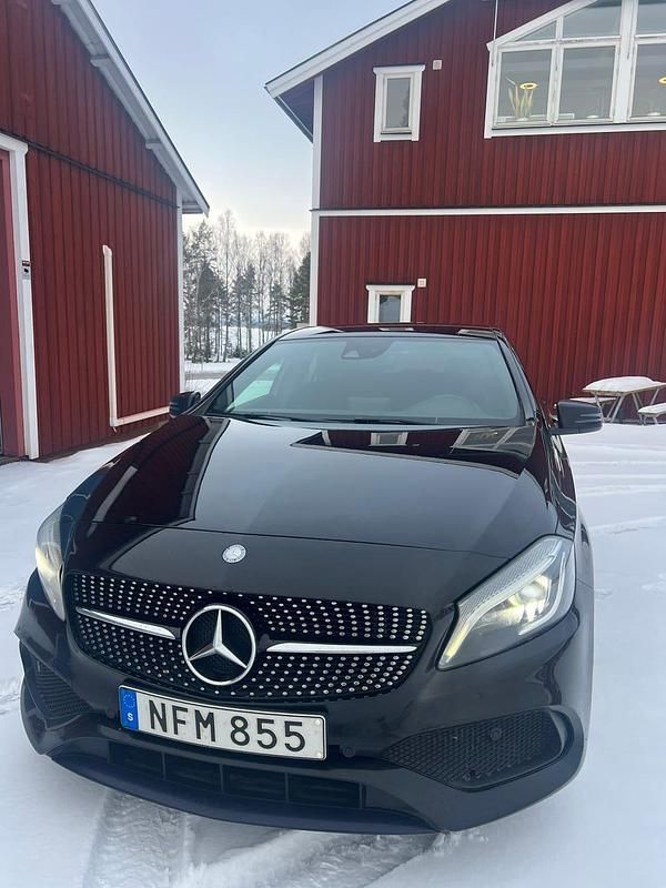 Begagnad Mercedes A180 122 HK (89 kW) 2016 Svart