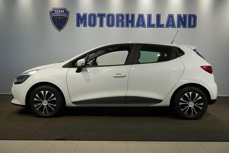 Vit Begagnad 2016 Renault Clio IV Halvkombi | 69 900 kr (Marknadspris) - Bild 1/4